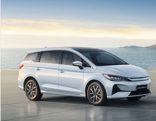 byd emax7